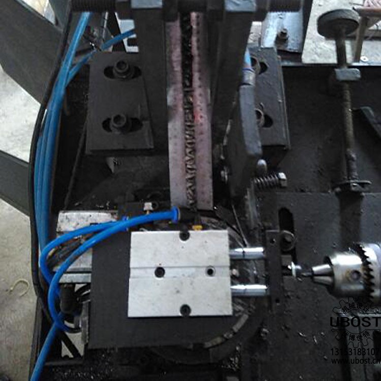優(yōu)博世特，ubost,鉆孔機(jī)，銷軸，螺栓，自動，攻絲機(jī)，機(jī)械手，非標(biāo)自動化，設(shè)備，銷軸鉆孔機(jī)，螺栓鉆孔機(jī)，