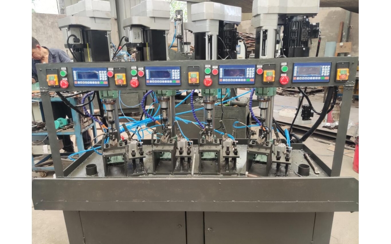 螺栓、銷軸-四頭伺服排鉆