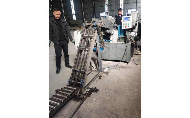 園鋼-自動(dòng)伺服銑臺(tái)攻絲機(jī)